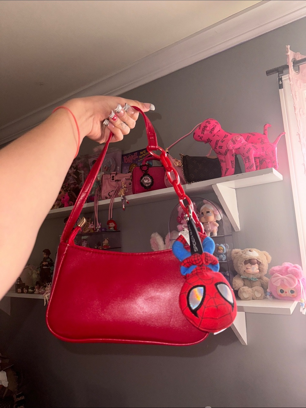 Red shoulder back with keychain